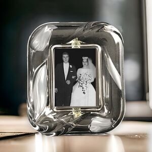 Mikasa Tulips Satin Frosted Clear Shaped Rectangular Tabletop Picture Frame